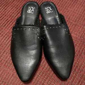 ***NWT*** NY & C WOMEN’S “SLOANE” FLATS SIZE 8‎